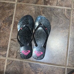 Roxy Black Glitter Flip Flops